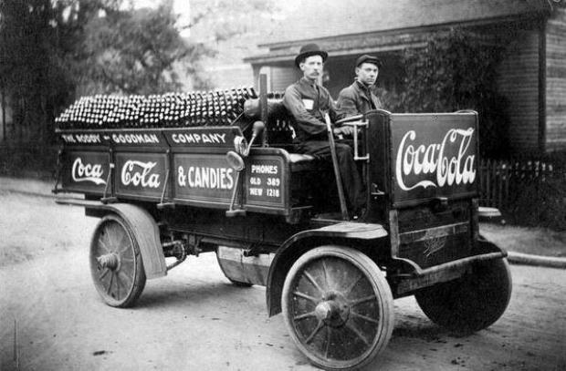 A cool Coca Cola delivery truck in Knoxville, 1909
