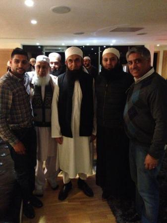 Amir Khan With Maulana Tariq Jamil