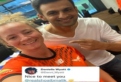 Danielle Wyatt Meets Allrounder Shoaib Malik In Dubai