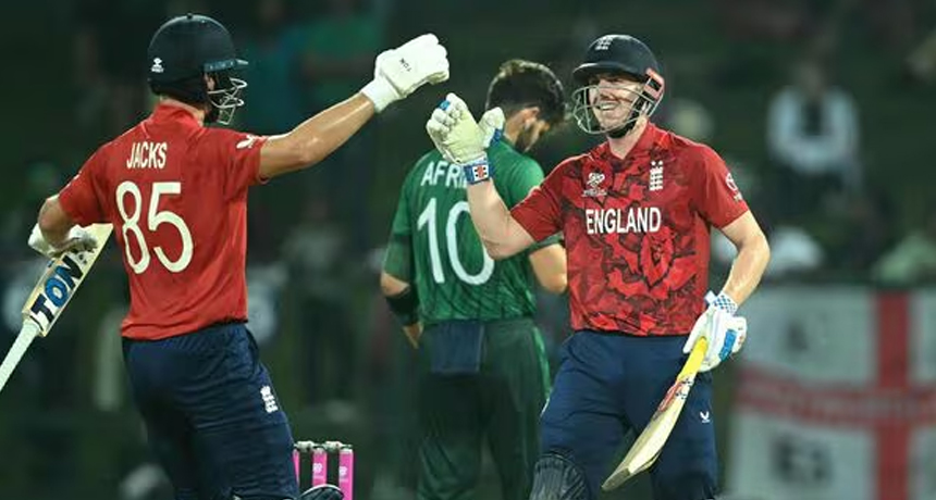 England Beat Pakistan by 2 Wickets in T20 World Cup Match