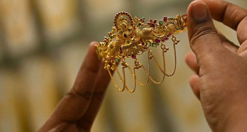 Gold Value Fall Massively in Pakistan