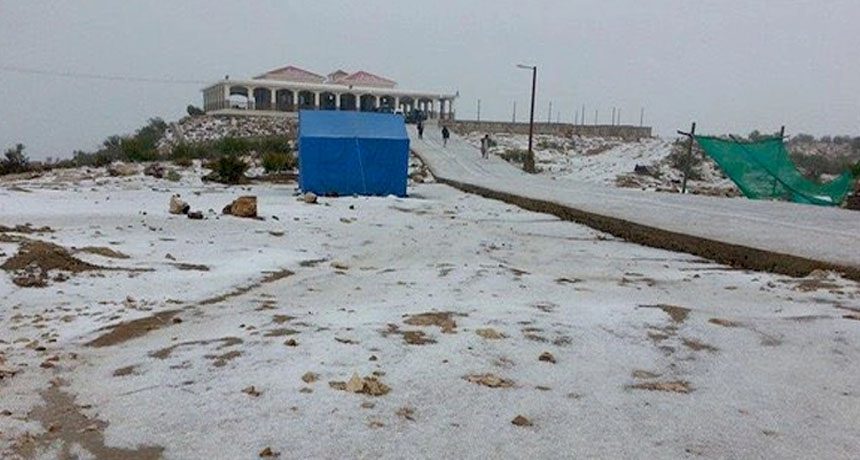 Gorakh Hills Station The First Snowfall After Two Years - News Images 