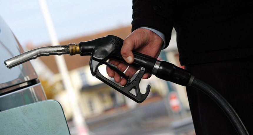 Huge Drop of 74 Rupees in Petrol Price in Pakistan