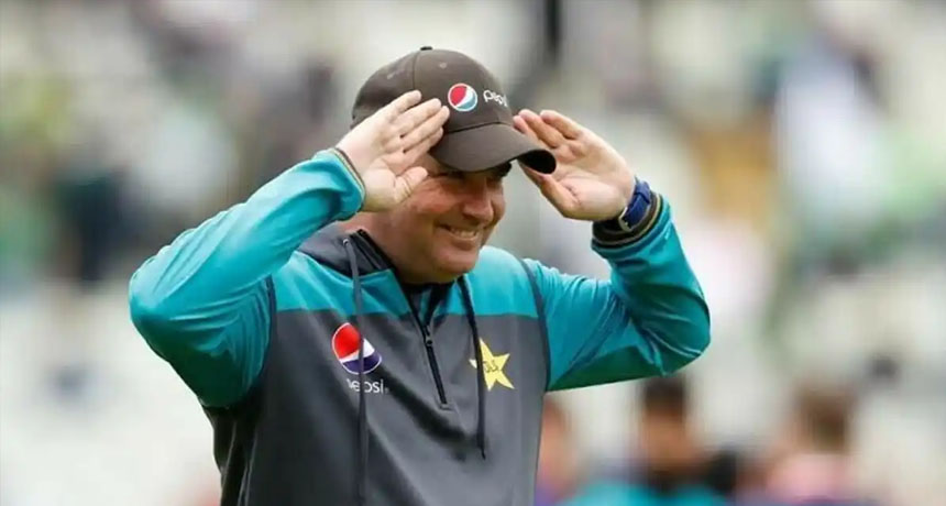 Mickey Arthur Reached Lahore To Join PCT