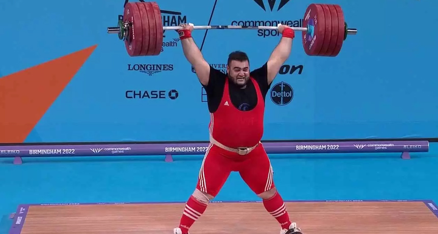 Nooh Dastagir Butt Wins Gold Medal in Commonwealth Games