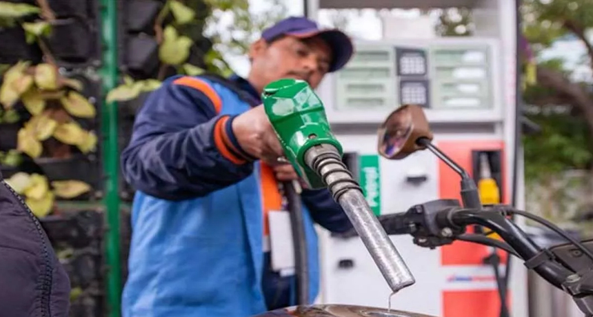Petrol Price Remain Unchanged nd HSD Reduced by Rs 2