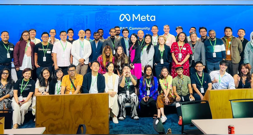 Umm e Azaan Representing Pakistan at META APAC Community Day 2022