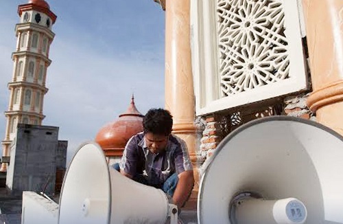 Saudi Arabia Islamic Affairs Ministry Restricts The Volume Of Loudspeaker At Mosques