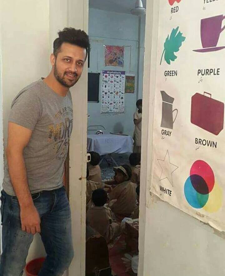 ‪Atif Aslam‬ at Edhi‬ Home
