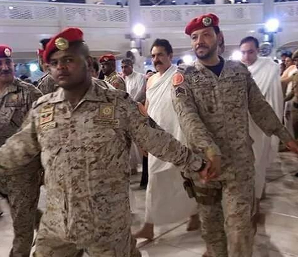 Gen. Raheel Sharif performs Umrah in Saudi Arabia