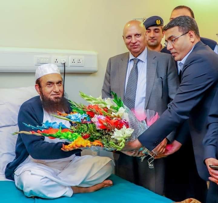 Governor Punjab Chaudhry Sarwar Inquiries After Tariq Jameel