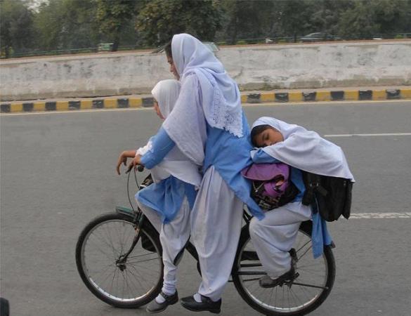 Kon Kehta Hai Pakistan Is Against Educating Girls