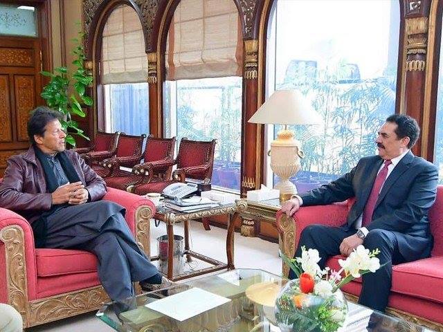PM Imran, Ex-COAS Raheel Sharif Discuss National, Peace & Security