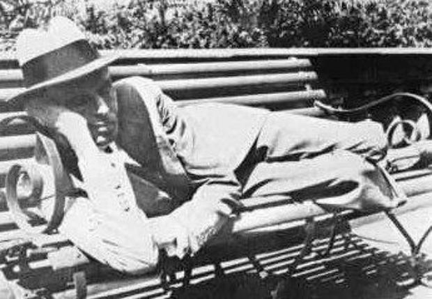Quaid e Azam resting on Bench