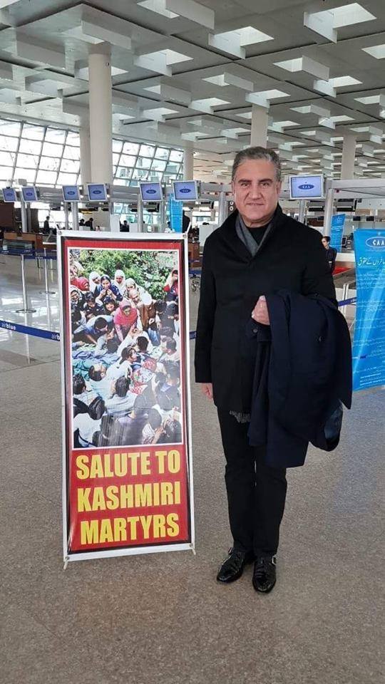 Shah Mehmood Qureshi Pays Salute To Kashmir Martyrs At Islamabad Airport