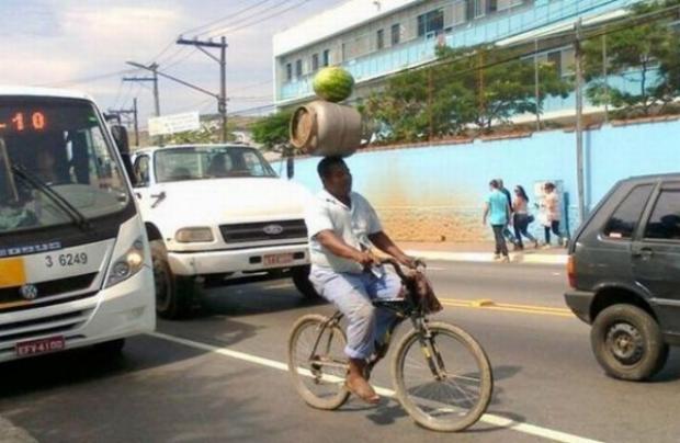 Impressive Bicycle Balancing Skills