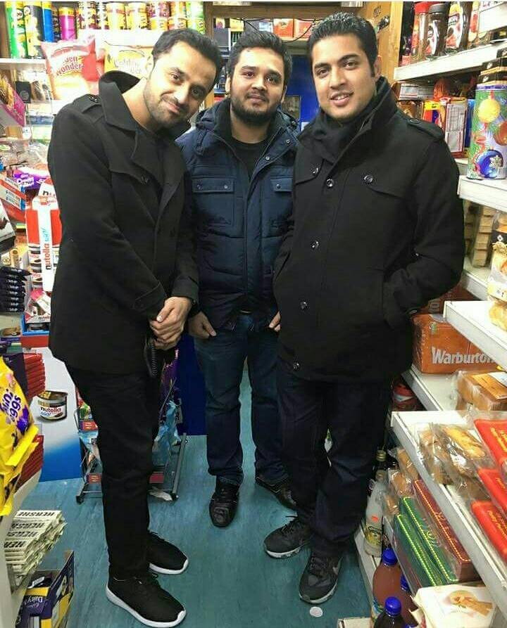 Waseem Badami‬ With ‪Iqra-ul-Hassan‬ In Shopping Market