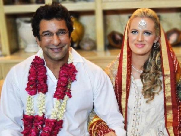 Wasim Akram ties knot with Shaniera in Lahore