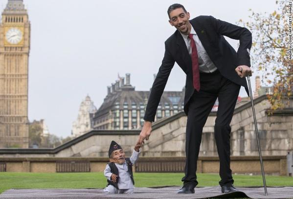 World's Tallest Man Meets World's Shortest Man