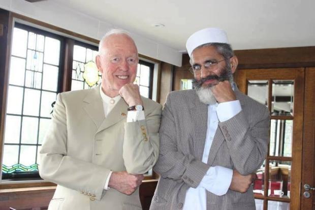 Funny gesture of Sirajul Haq and Tony Buzan