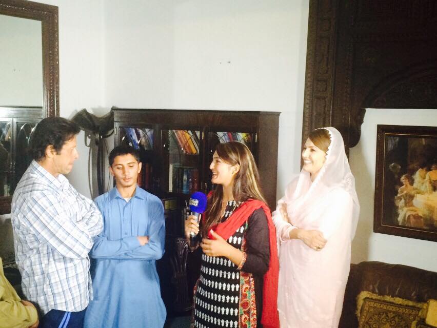 Reham Khan to Bear Educational Expenses of Samoosa Seller