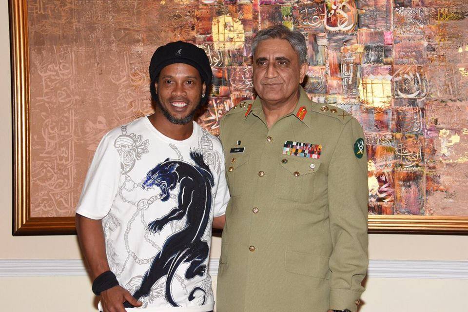 Gen. Qamar Bajwa Meets Brazilian Football Legend Ronaldinho