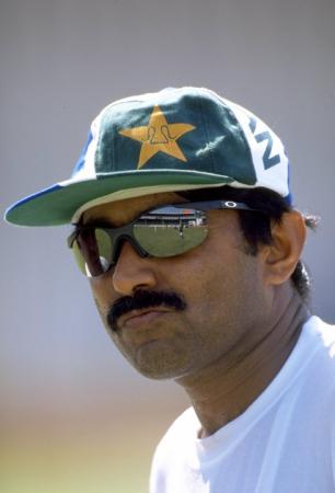 Javed Miandad famous pakistan cricketer