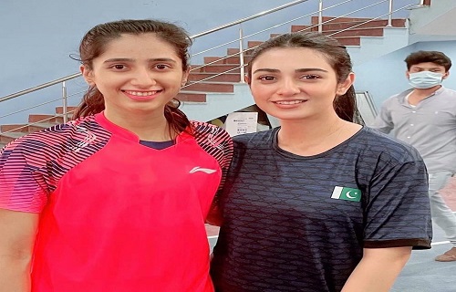 Pakistan’s No 1 Badminton Player Mahoor Shahzad Sharing Frame With Famous Actress Sara Khan