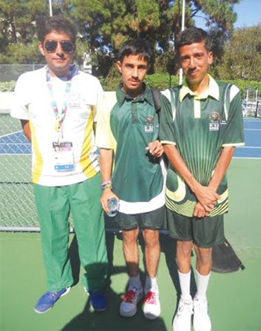 Tennis Gold Medallists Ahsan & Ariff With Coach Rizwan