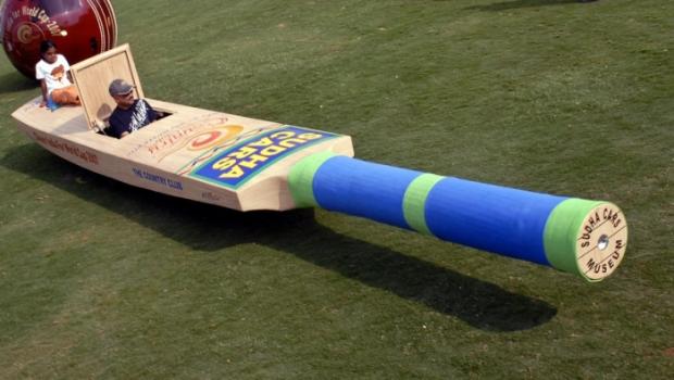 This 25-foot-long car shaped cricket bat, India - Sports Images & Photos This 25-foot-long car shaped cricket bat, India - Sports Images & Photos